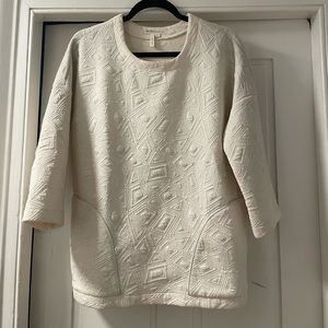 Off white BCBG sweater with pattern and pockets!